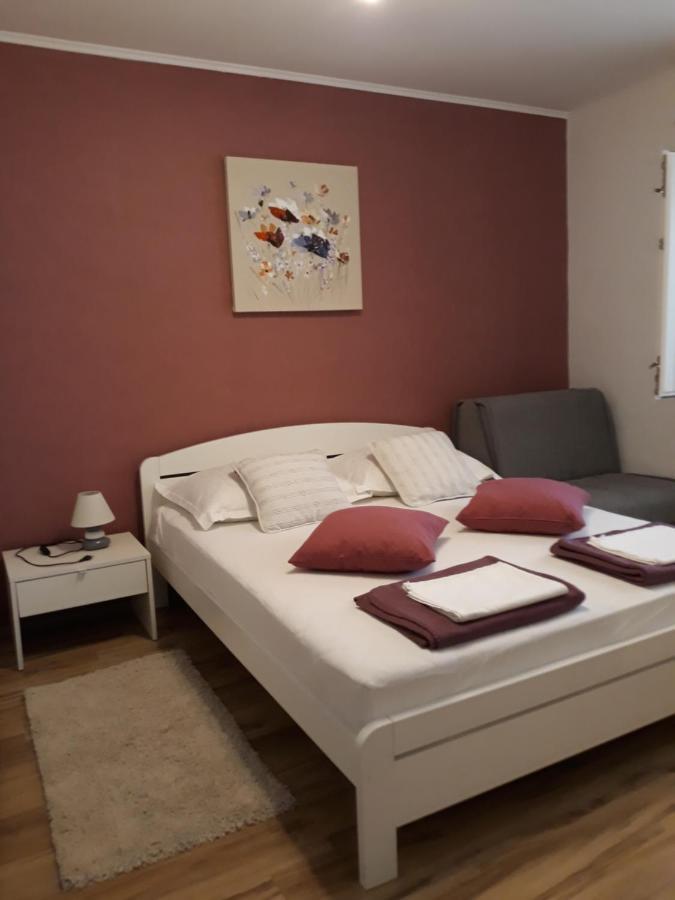 Mira Apartment *