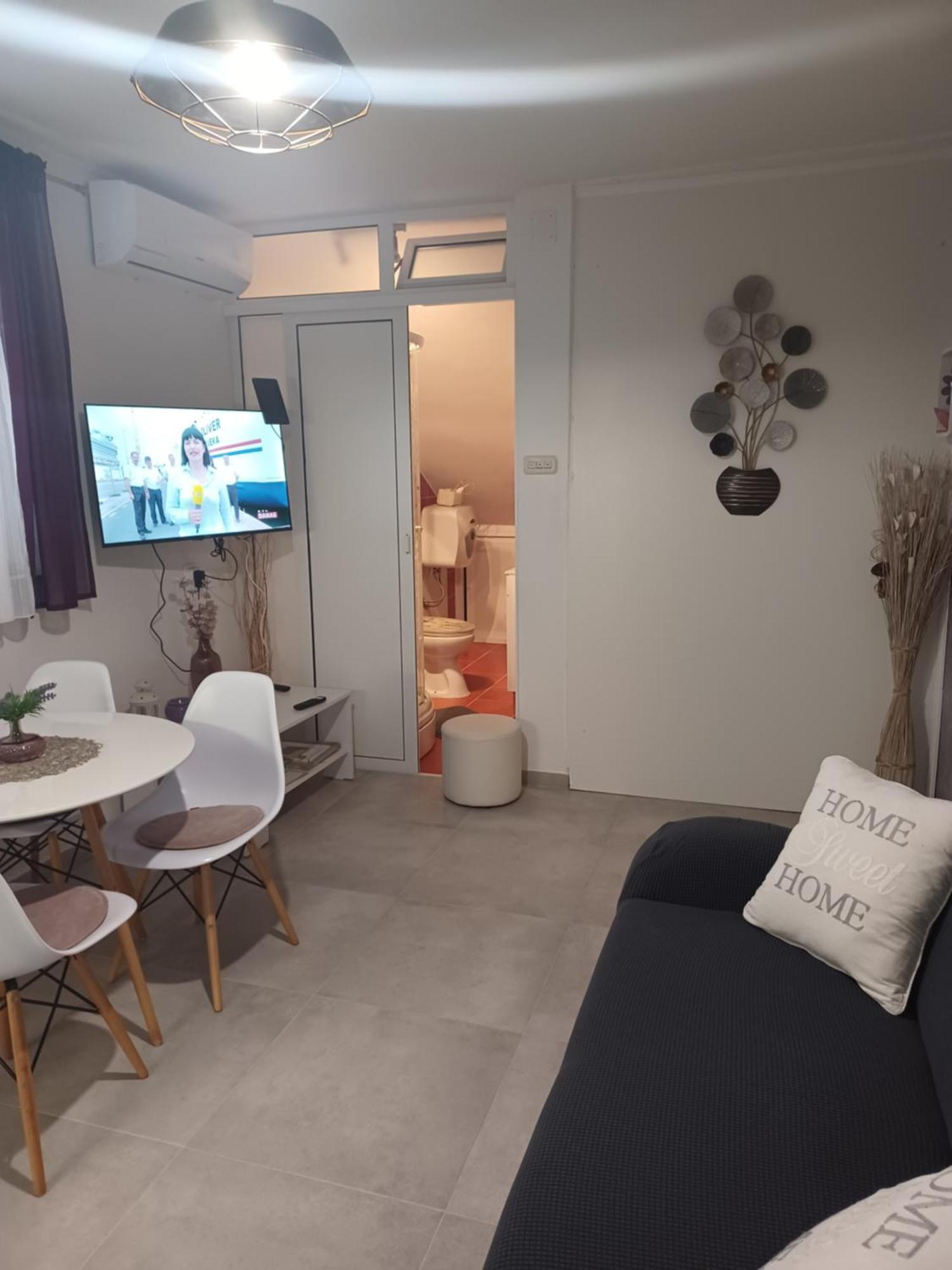 Apartment Mira
