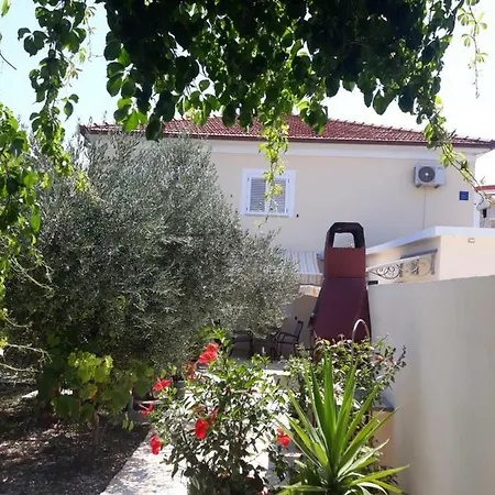 Apartment Mira Trogir Exterior foto